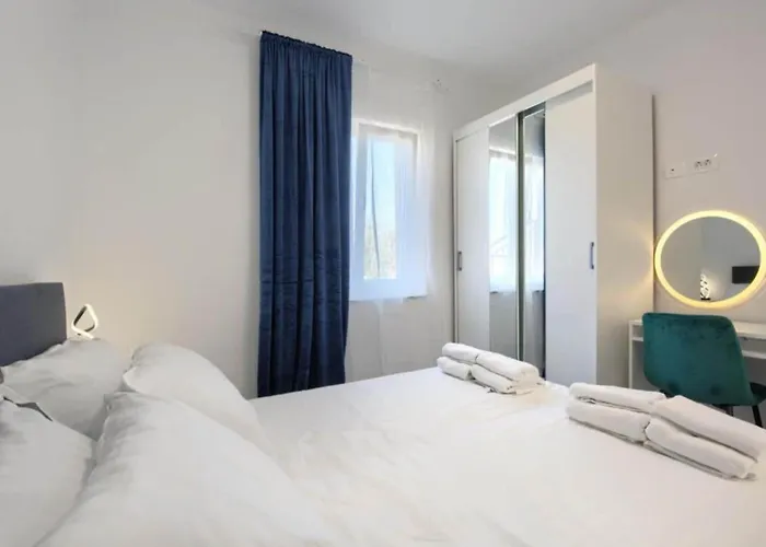 Apartman One Bedroom With Terrace A1 *