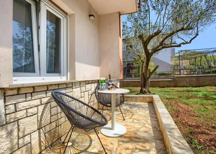 One Bedroom With Terrace A1 Апартаменты Пула